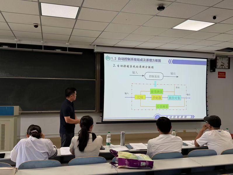 电气信息工程学院举办第二届青年教师教学技能“大比拼”