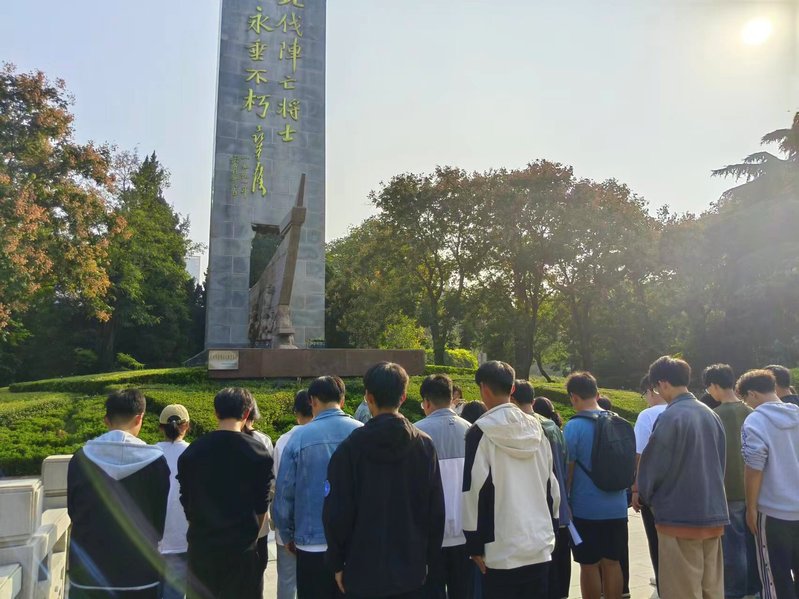 电气信息工程学院开展“寻访红色印记 传承革命精神”主题团日活动